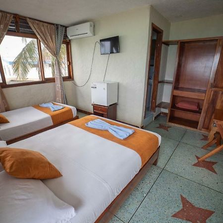 Hostal Estrella de Mar Puerto Ayora  Exterior foto