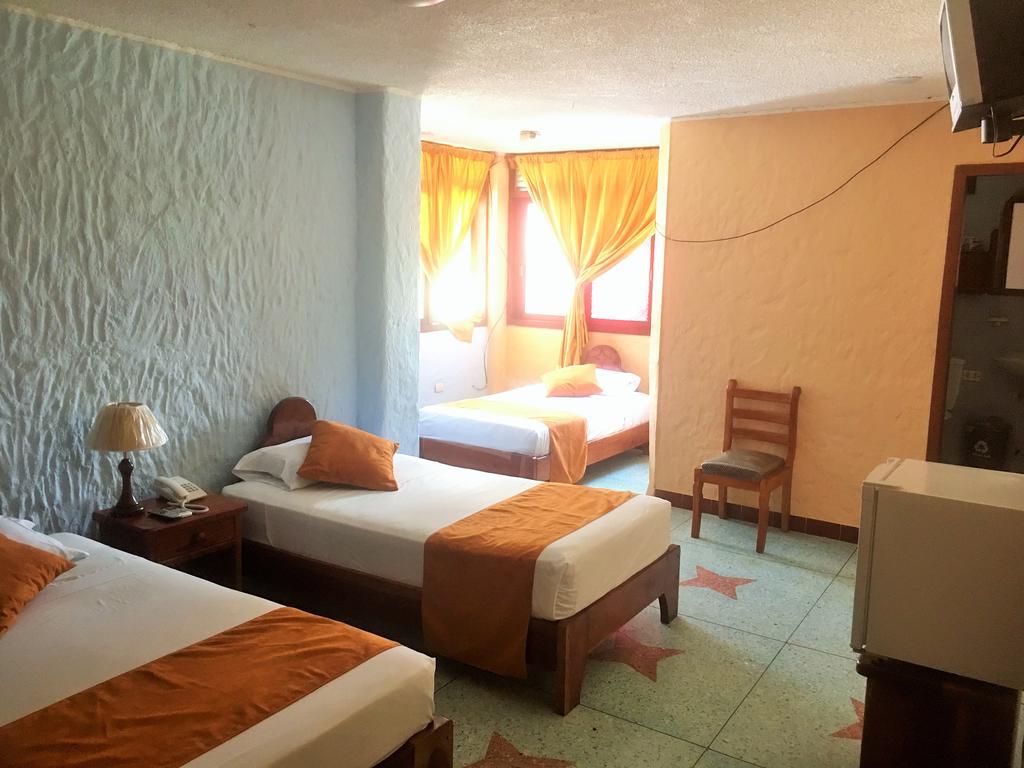 Hostal Estrella de Mar Puerto Ayora  Habitación foto
