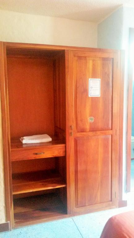 Hostal Estrella de Mar Puerto Ayora  Habitación foto